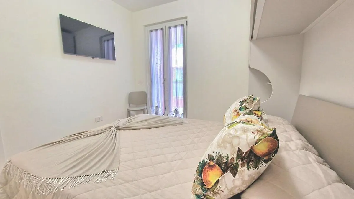 Soleil Pool Apartment Bardolino 0*,  Itálie