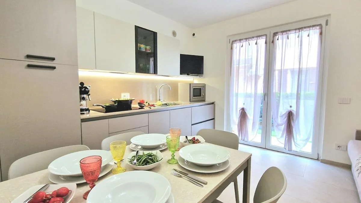 Soleil Pool Apartment Bardolino 0*,